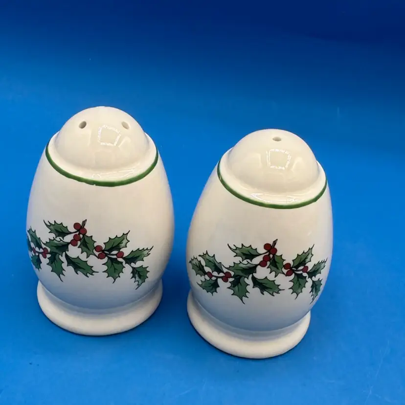 Vintage Spode Christmas Tree Salt And Pepper Shaker Set Featuring The Classic Holly Sprig