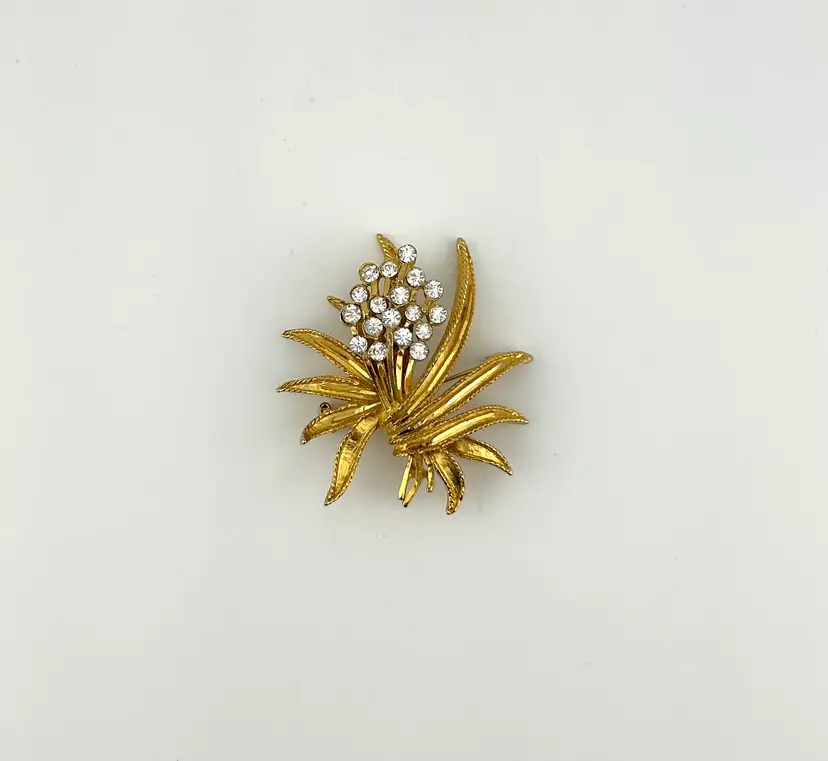 Vintage Signed BSK Gold Tone Rhinestone Floral Bouquet Brooch 2”x 2.5”