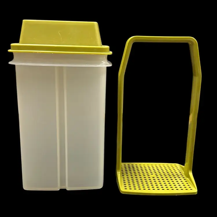 Tupperware Pick-a-Deli Container