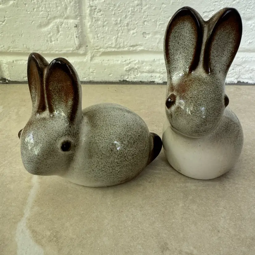 Howard Pierce Rabbits Bunnies Joshua Tree CA Art Pottery Ceramic set of 2