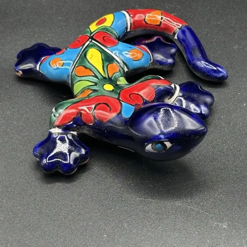 Mexican Talavera pottery clay small Salamander Lizard Gecko wall hang
