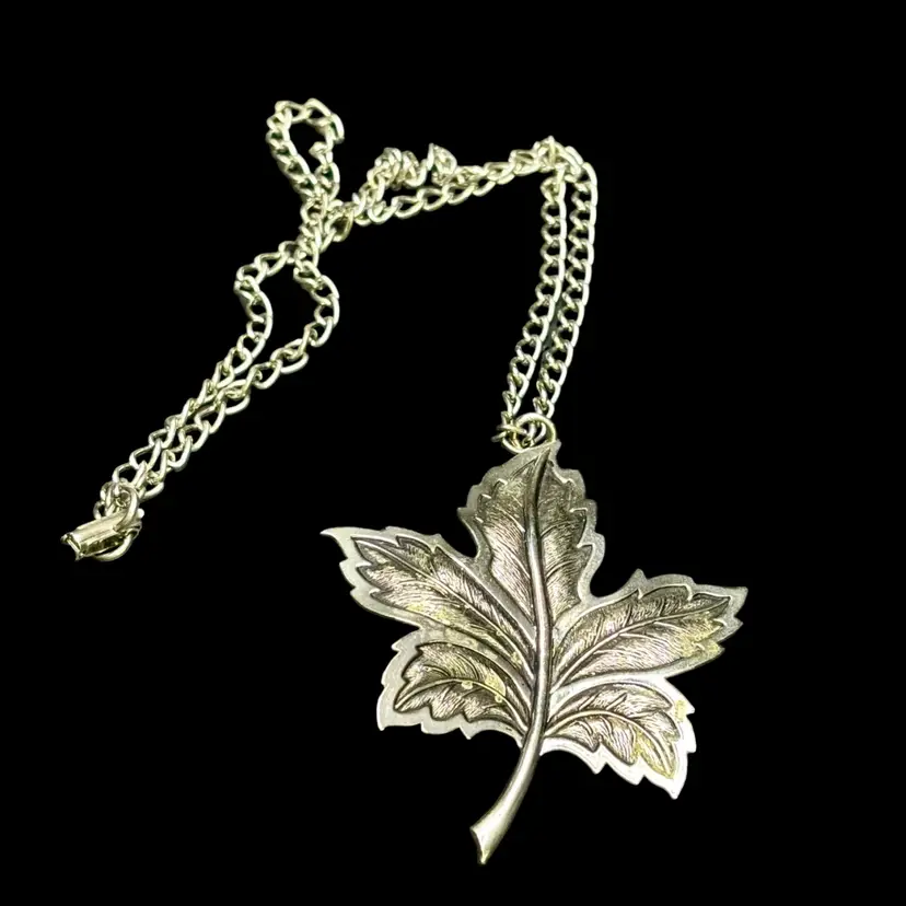 Silver Tone Maple Leaf Necklace 13” (Leaf 3”)