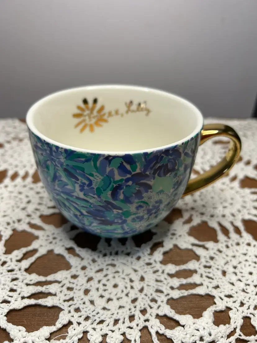 Lilly Pulitzer Blue/ Green Floral Print
@3 1/2” Tall 4” Mouth