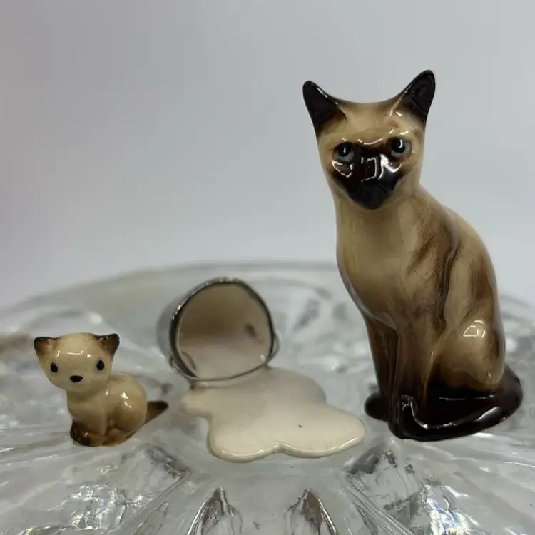 Hagen Renaker Momma Cat 2.25” Baby Cat 0.75” And Spilled Milk 1.75” Set