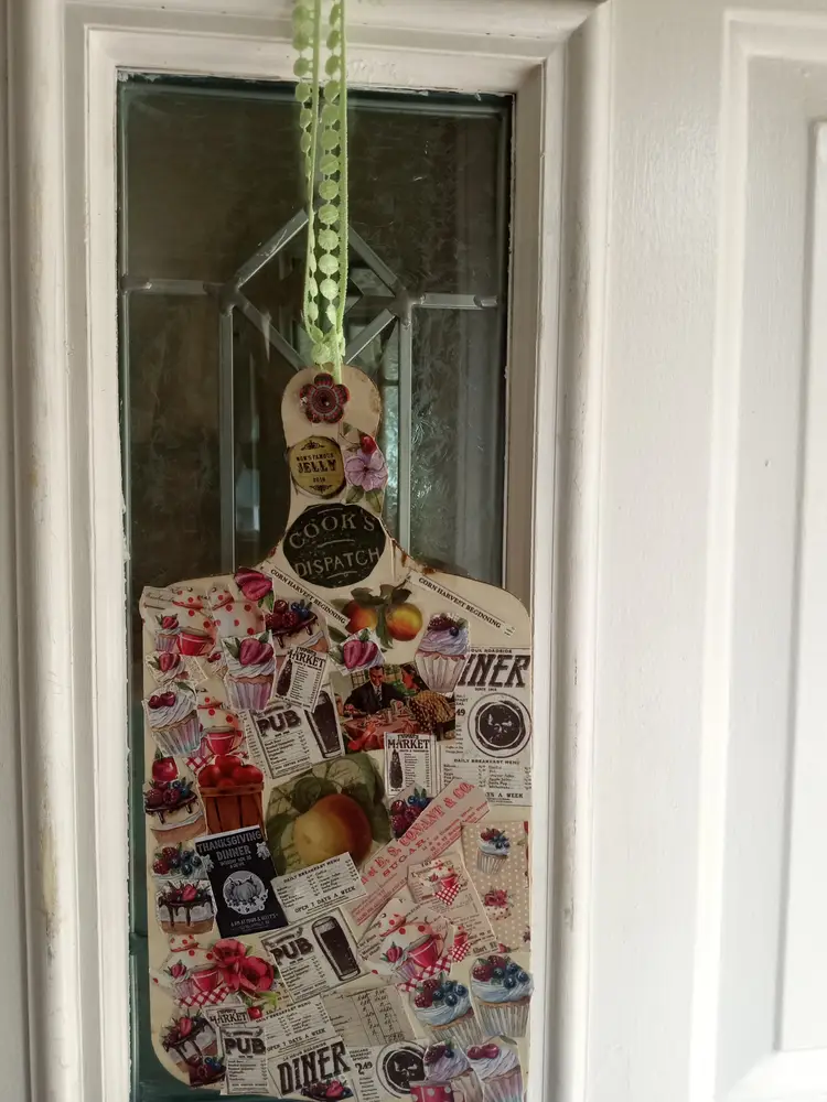 #07 DECOUPAGE DOOR HANGER