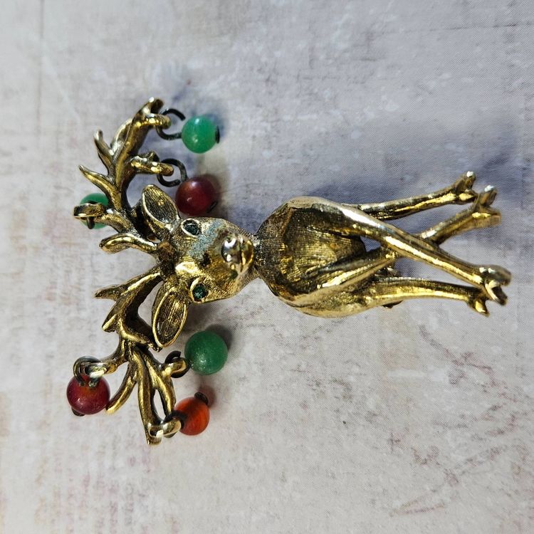 JANINE vintage Reindeer Pin