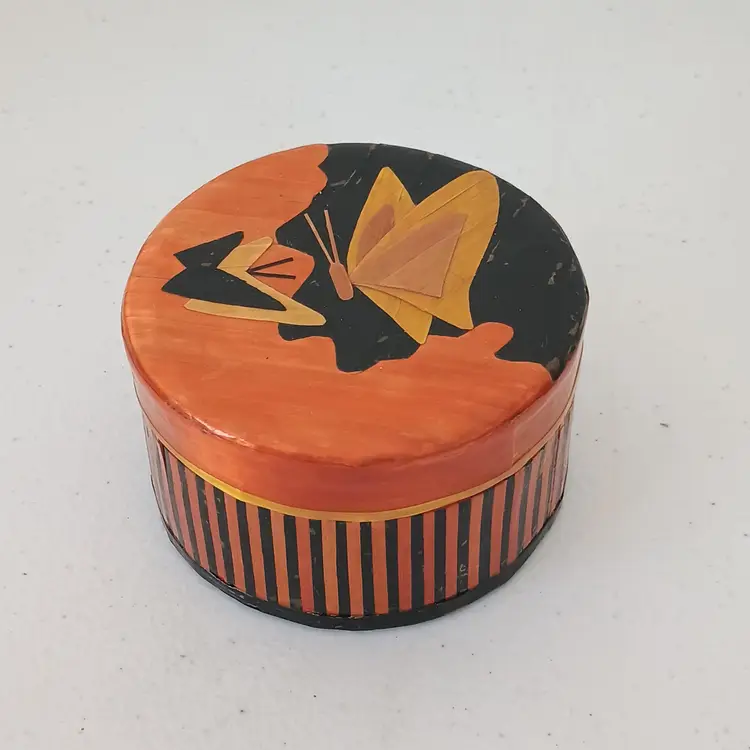 Vintage Chinese Wooden Butterfly Bamboo Straw Trinket Box Round Lined 3"