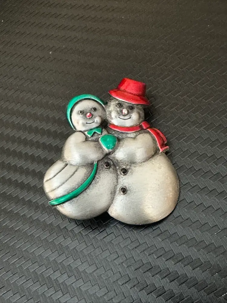 JJ Snowman Couple Brooch