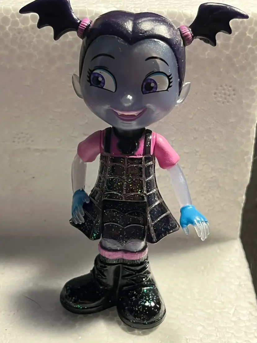 Disney Figurine PVC Vampirina