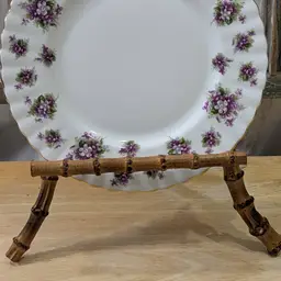 ROYAL ALBERT  SWEET VIOLETS GOLD TRIM PLATE - 8 1/4" SALAD PLATE