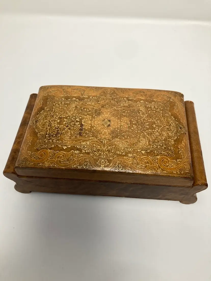 Vintage Music Box! Plays Fine! 2 1/2β Tall x 7β Wide!