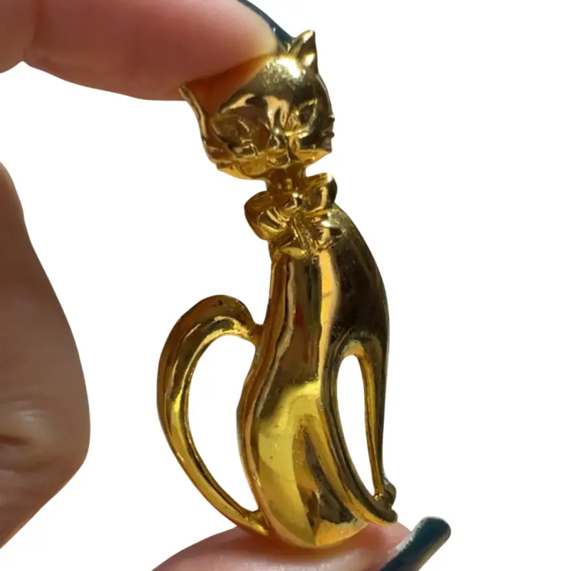 2.5 MCM Goldtone Kitty Brooch