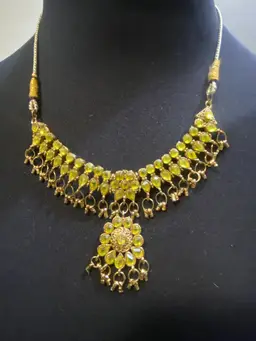 Yellow kundan