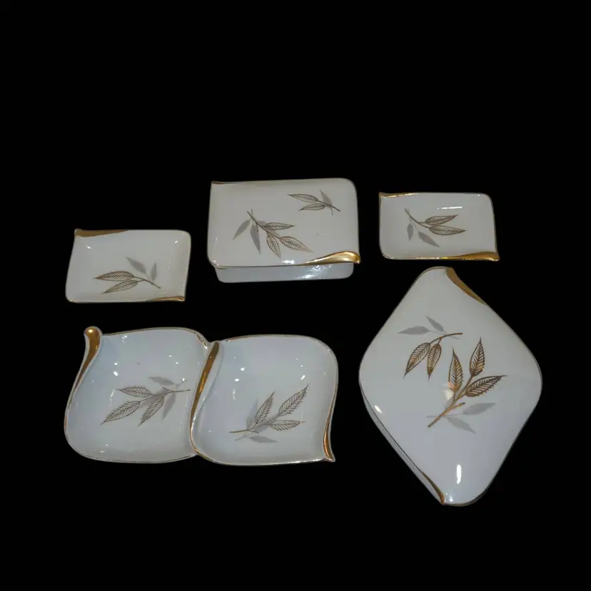 Ucagco Porcelain Dresser Set Trinket Boxes Dishes