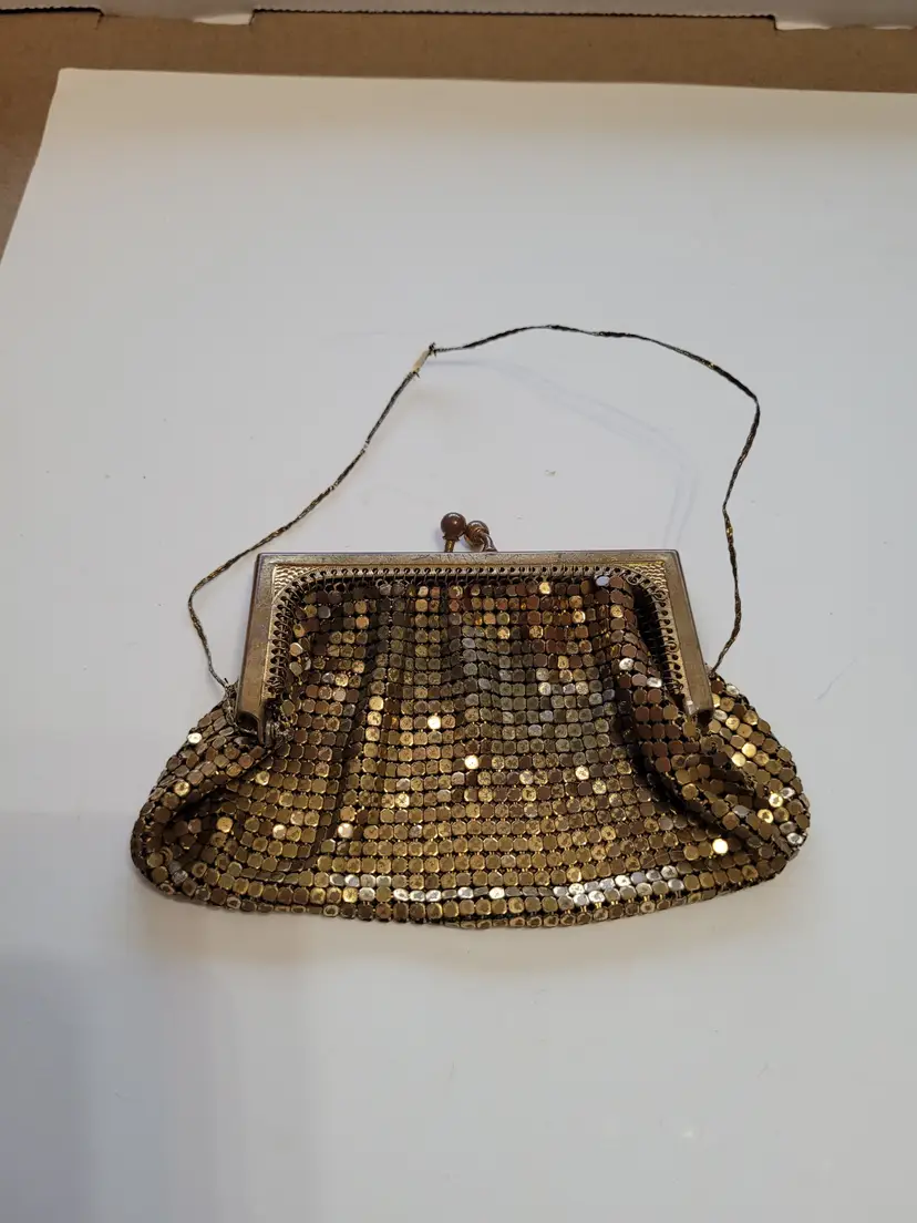 Whiting & Davis gold tone metal coin purse
