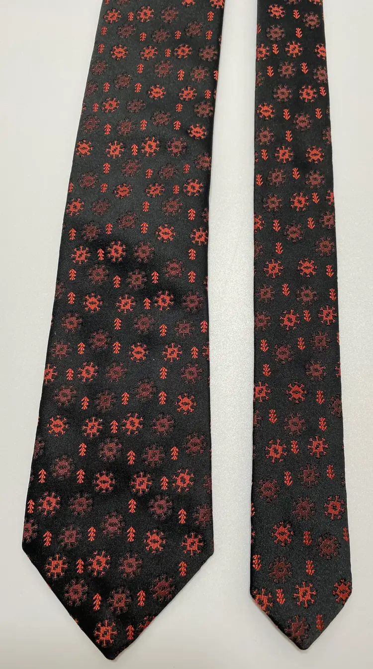 Vintage Unbranded Black and Red Design Accent Tie 55.25" x 3"