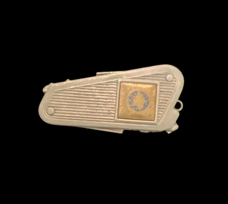 RARE Vintage Oldsmobile Ignition Trunk Key Chain Red Car #of-c