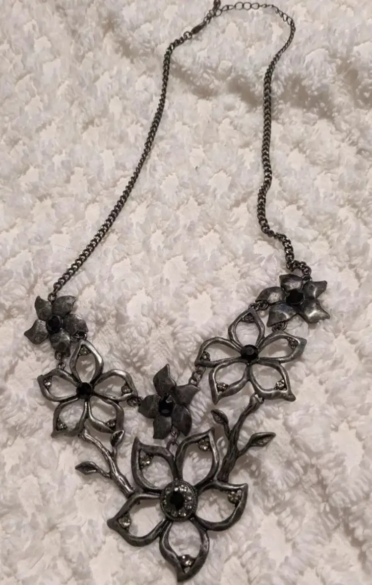 VTG Pewter Metal Black Crystal Floral Costume Jewelry Necklace