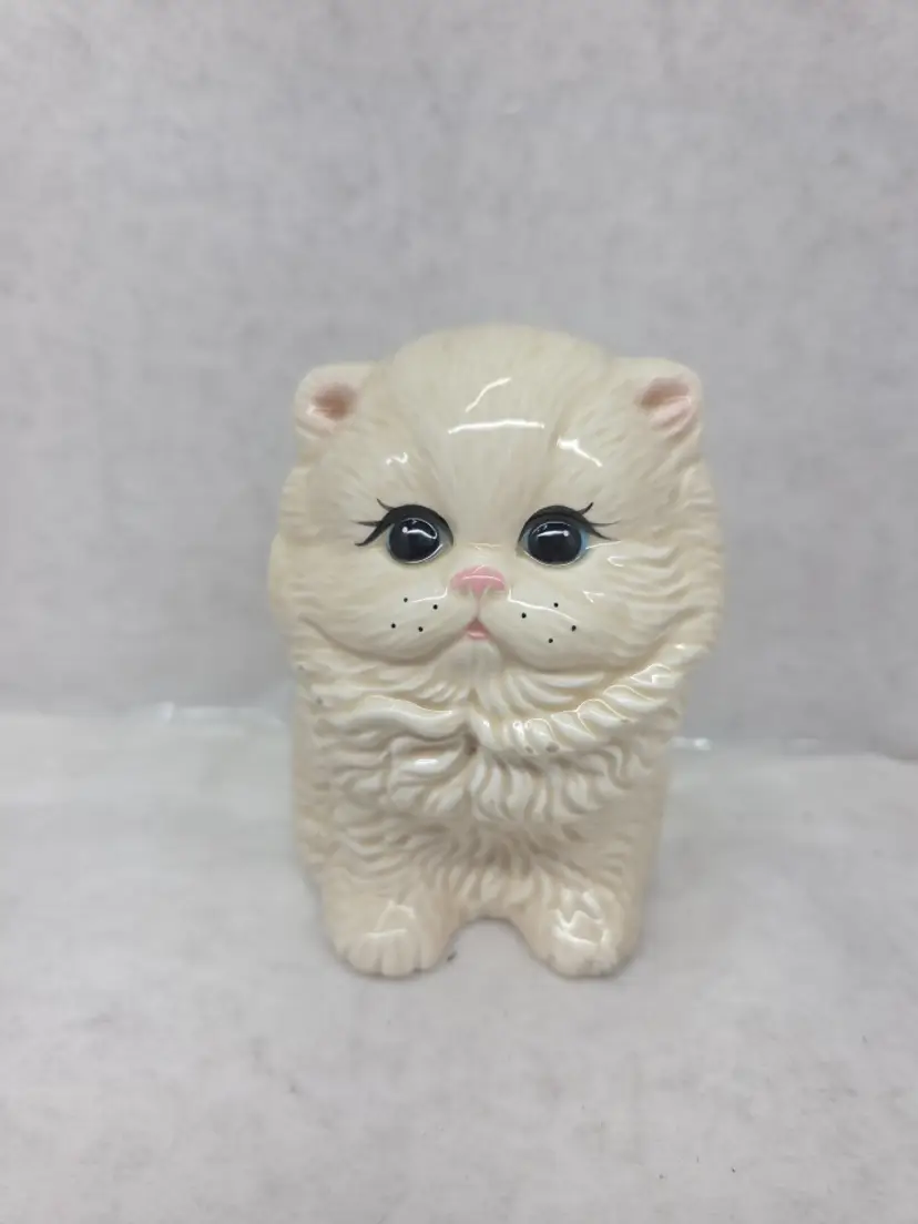 Vintage Persian Kitty Cat Meow Figurine 4 1/2" Tall Mid Century Modern It/715