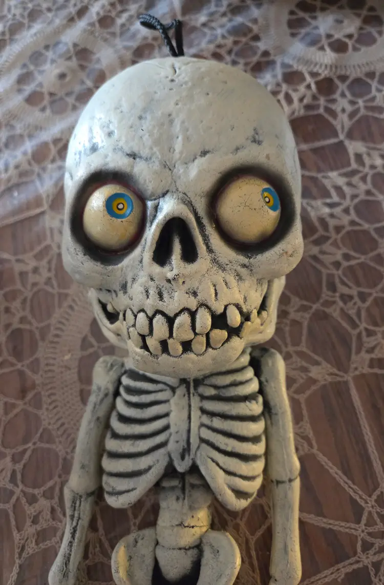 2001 Paper Magic Group Rubber Latex Skeleton