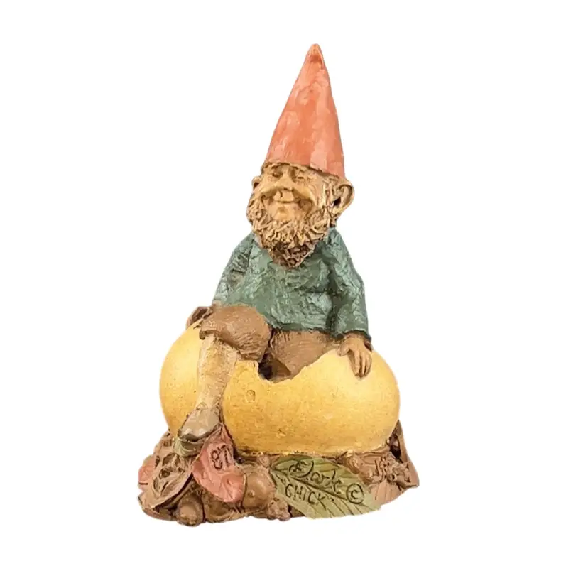 Vintage Gnome Figurine "Chick"  By Tom Clark Sculpted in 1985 for Cairn Studio In 1987 Collectible
