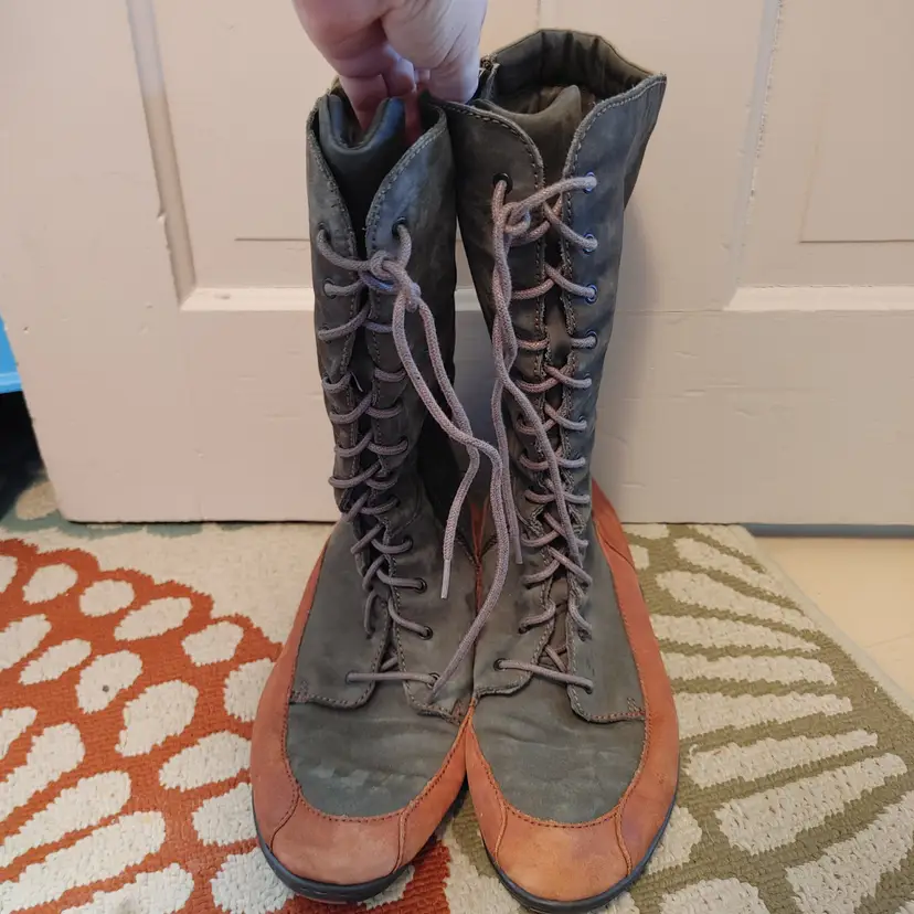 Shoes: Brand- Born. Boots. Size 11. Good used condition. See pics.