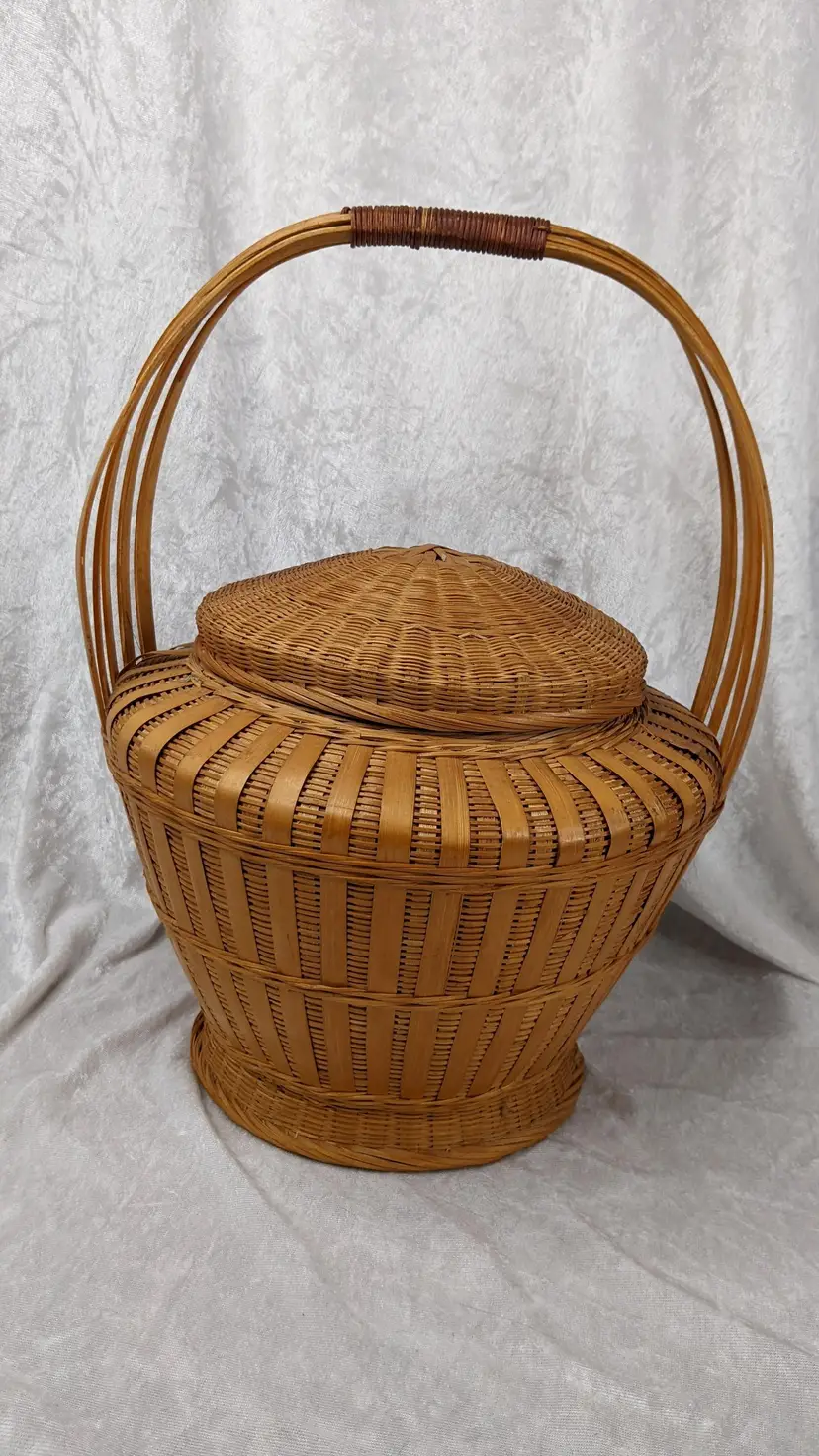 lg Round Rattan Basket Lid Handle Wicker Ginger Jar Storage Dark Cottagecore 15"Boho