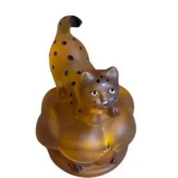 Fenton Leopard Cat Trinket Dish Amber Glass Hand Painted And Signs By Artist
4-1/2” T x 3” L x 2-3/4” W