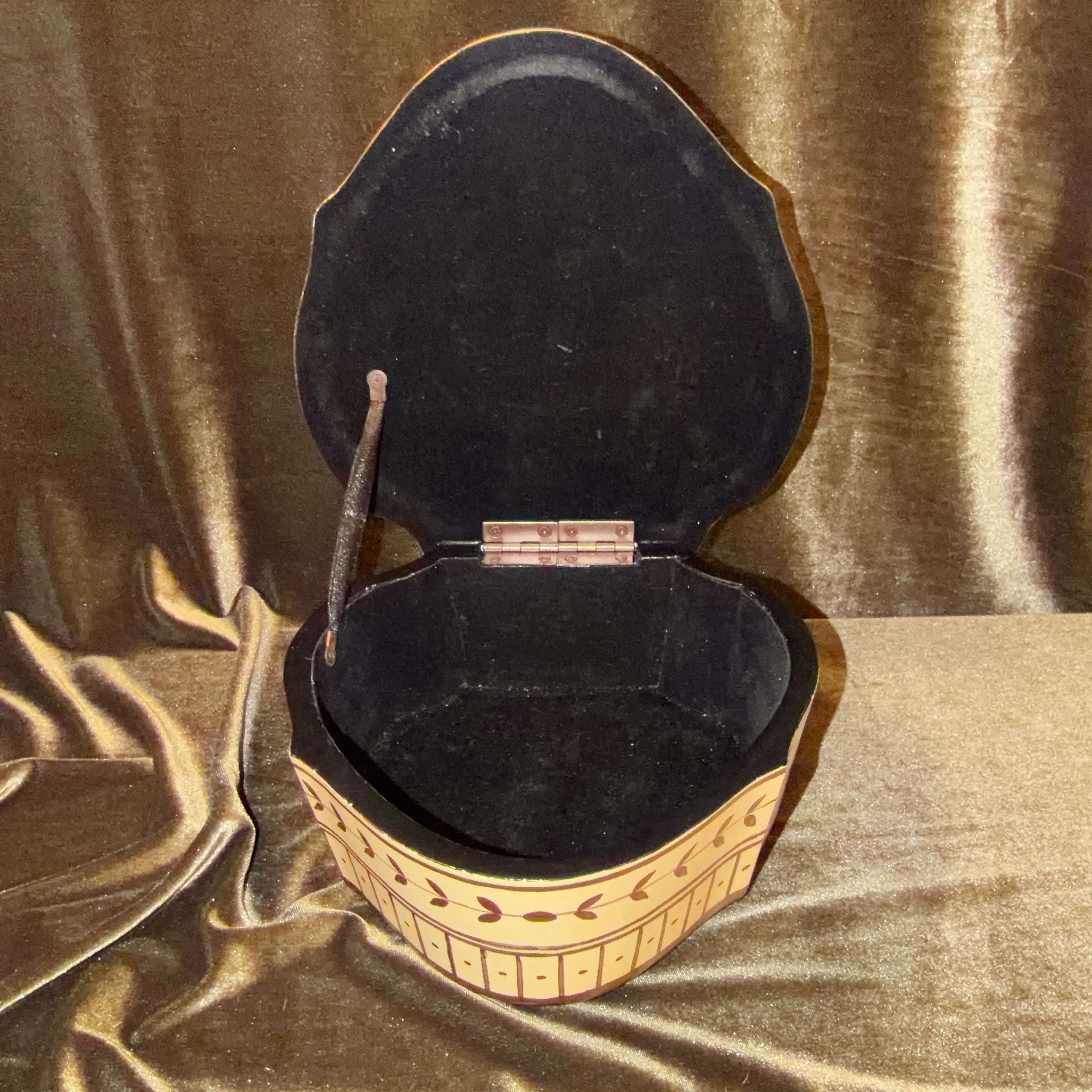 Image 2 of 8