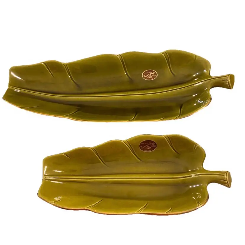 Vintage TREASURE CRAFT Leaf Snack Tray Set Of 2 Nesting Green Ceramic MCM Trays