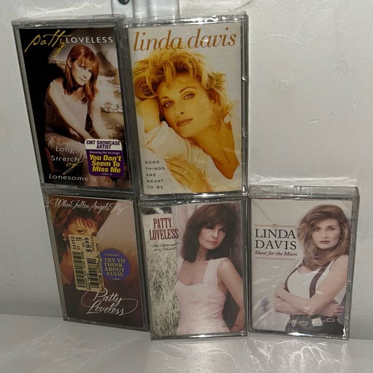 Lot Of 5 Sealed Cassette Tapes, See Pictures And Description