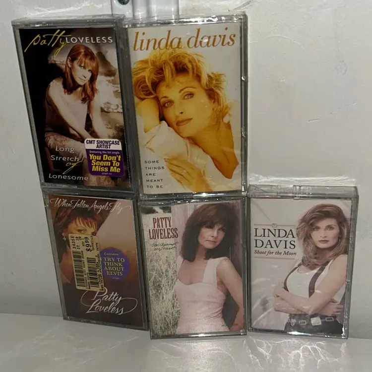 Lot Of 5 Sealed Cassette Tapes, See Pictures And Description