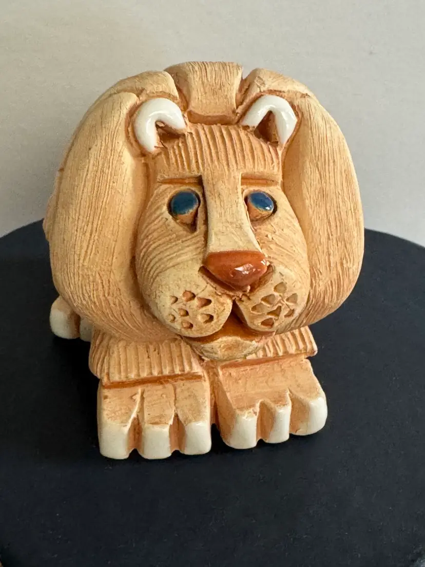 Artesanía Rinconada Lion, 2.5”x2.5”