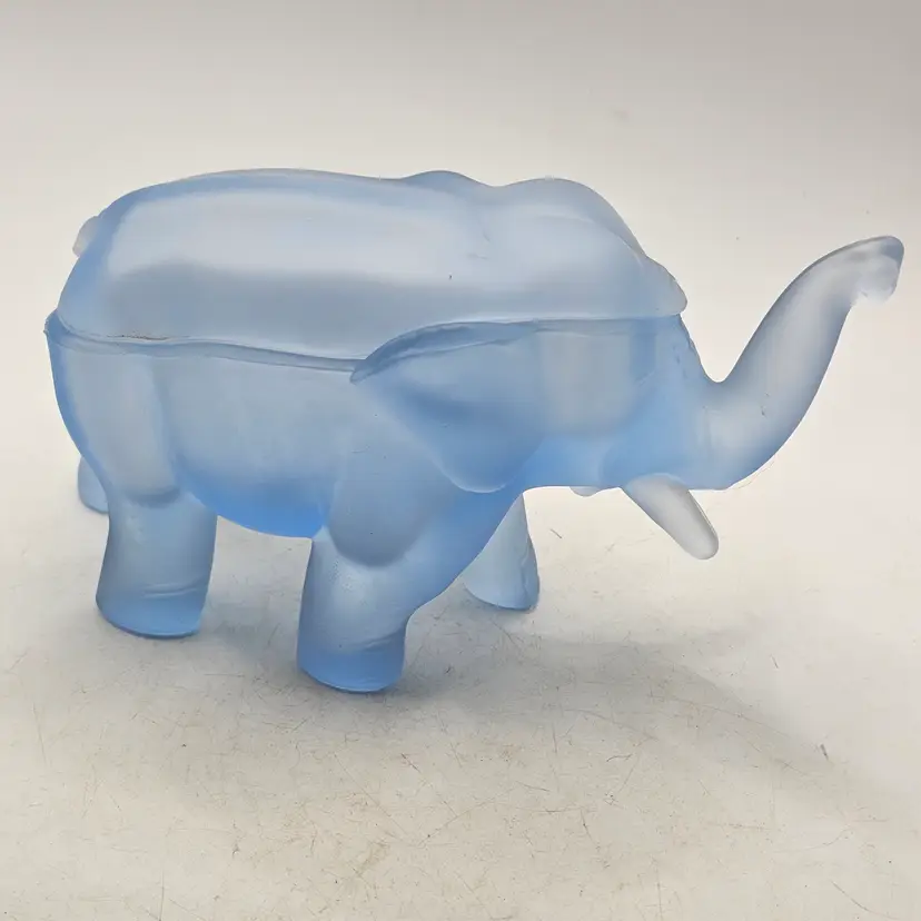 Tiara glass elephant Trinket Box Figurine Vintage