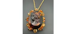 Vintage Juliana DeLizza & Elster Tiger Cameo Brooch Pendant on Gold Tone Chain