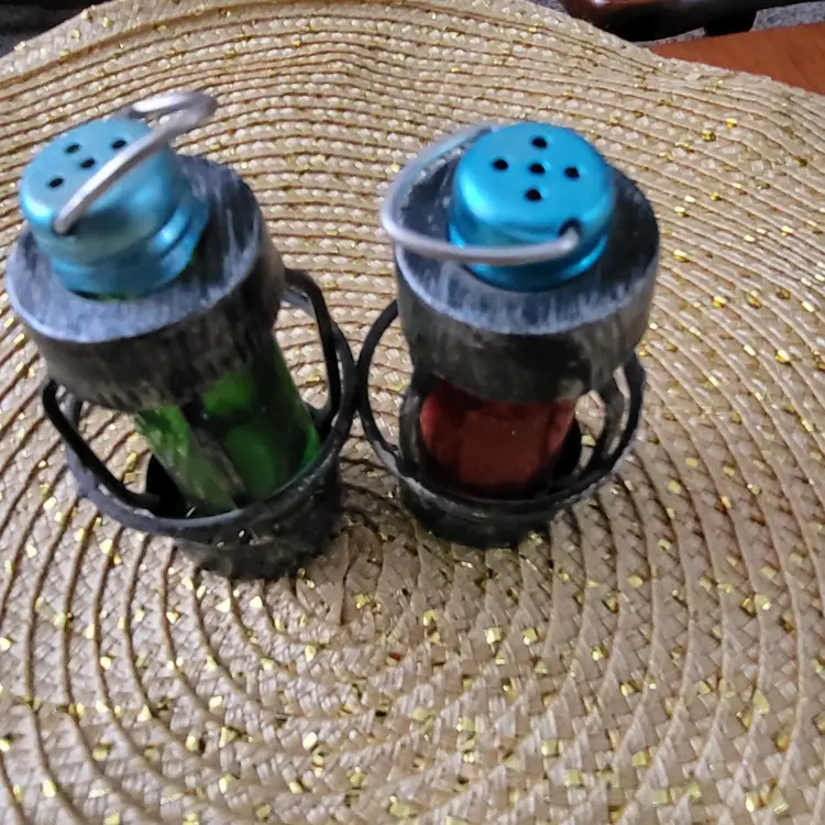 Vintage Lantern Shakers