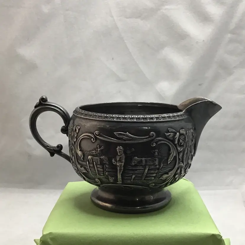 #01 Derby Silverplate company Creamer