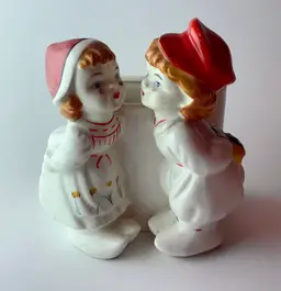 1960s Ceramic Valentine Couples, Hummels