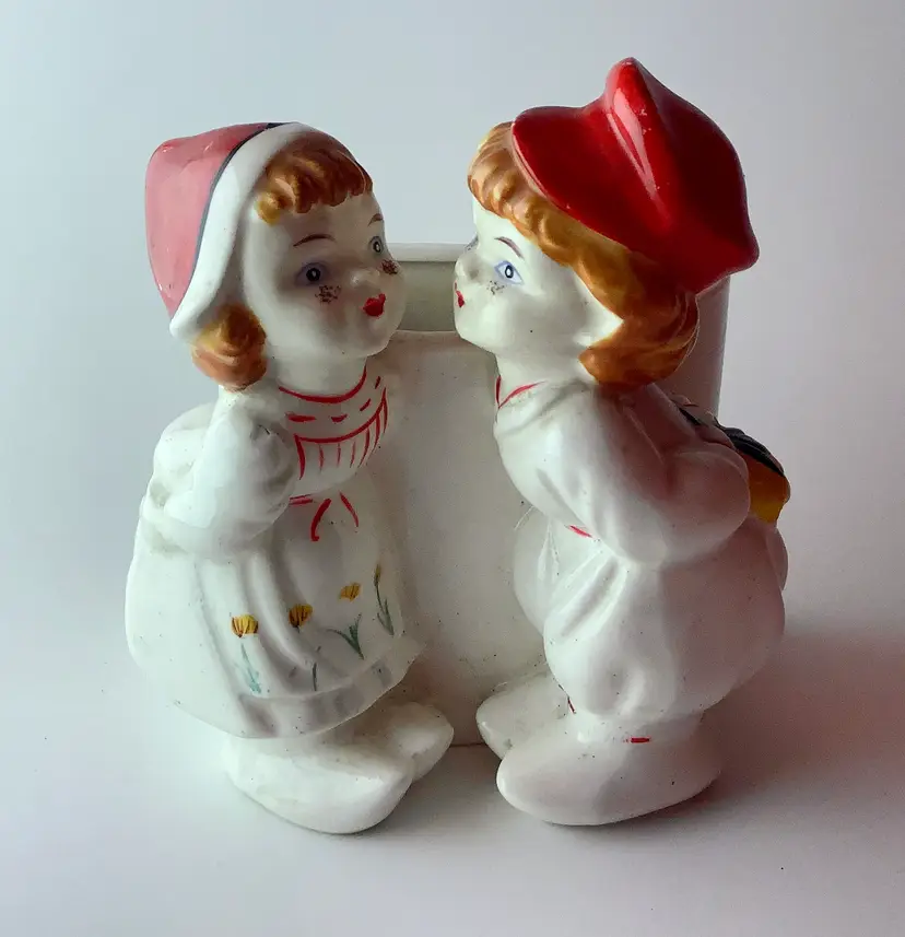 1960s Ceramic Valentine Couples, Hummels