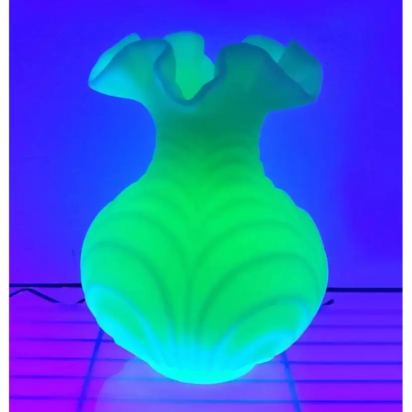 #210 - Fenton Custard Drapery Textured Melon Green Vase