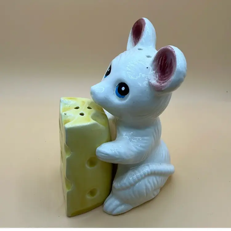 Mouse Hugging Cheese Salt & Pepper Shaker Set- Japan