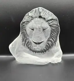 Signed M. L. Jonasson Royal Krona Sweden Crystal Lion Head Sculpture Paperweight 5.5" x 5.75"