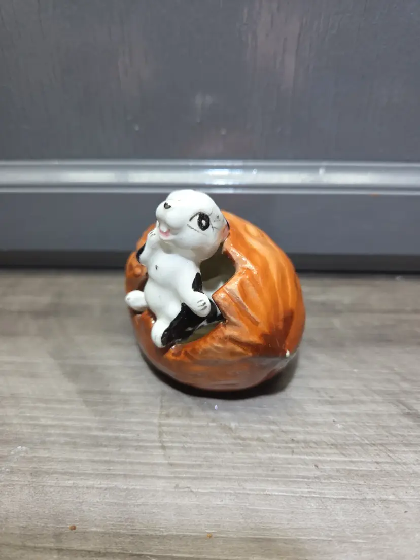 VINTAGE SKUNKS INSIDE OF A WALNUT MADE IN JAPAN