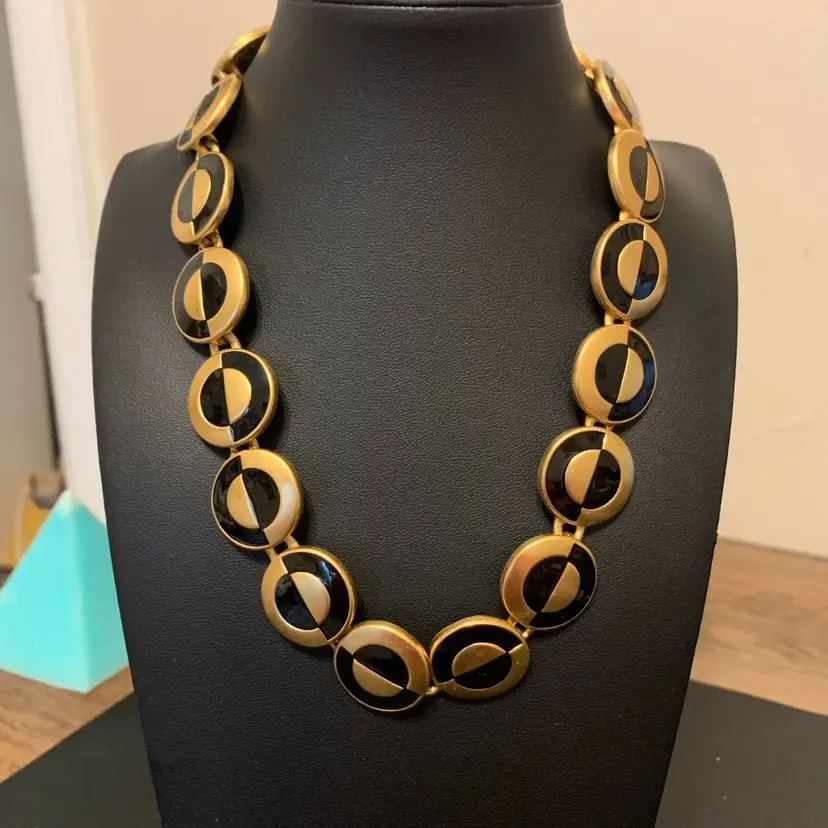 Stunning Exceptional Necklace