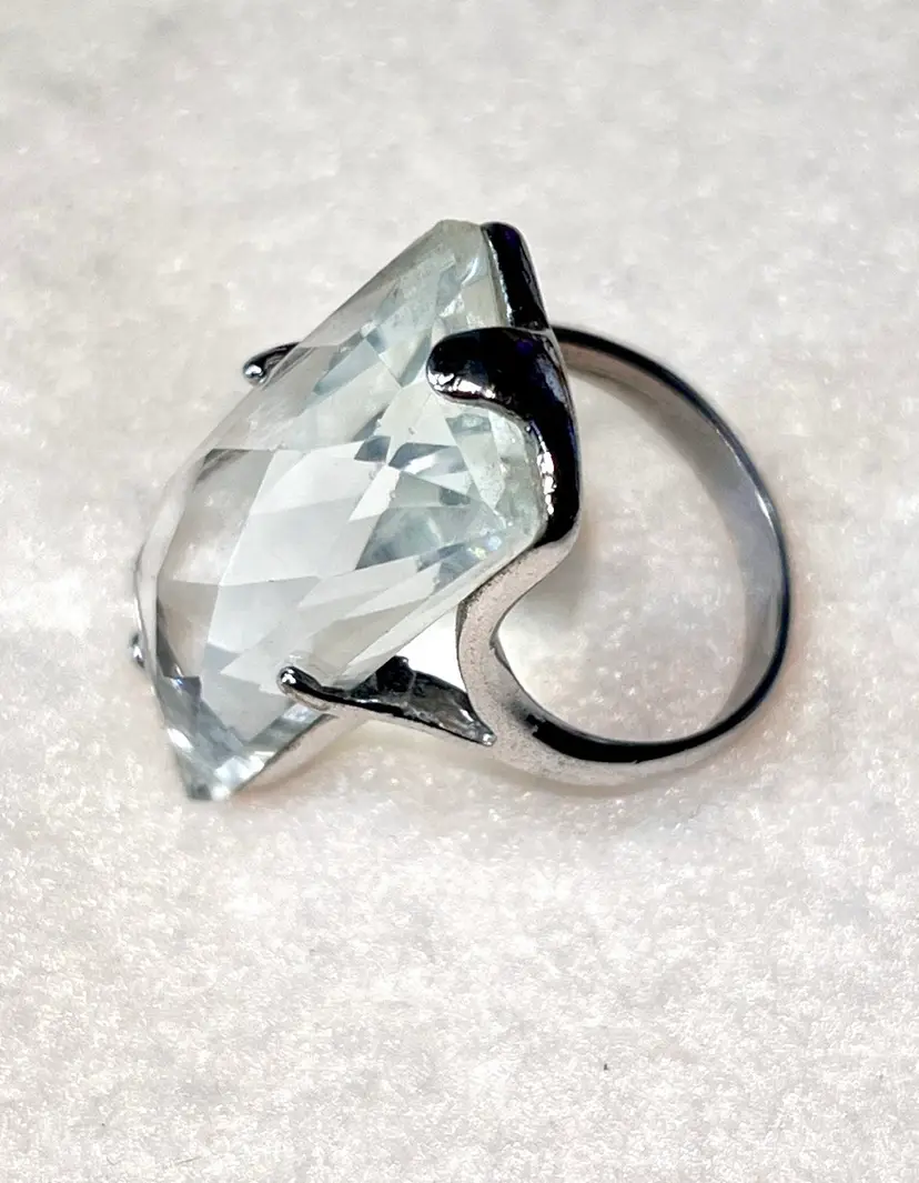 Clear Stone Silver Tone Ring. Size 7.75 Costume.
