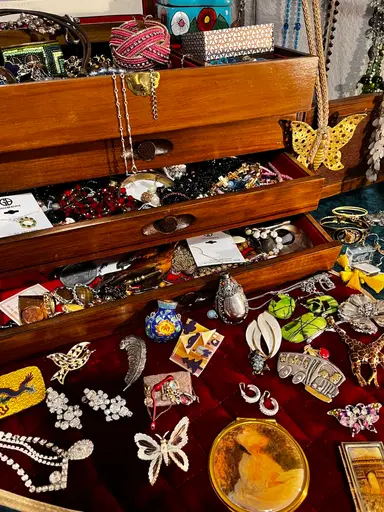 Late Night Bling Dig!