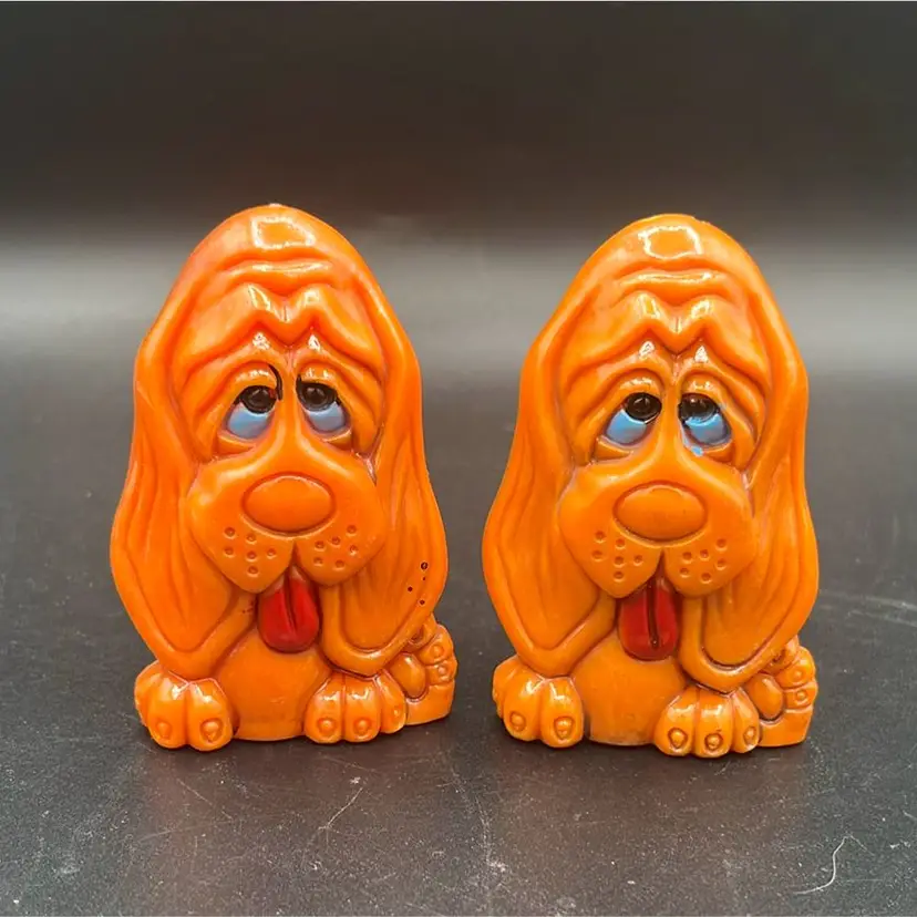 VTG Orange Sad Eye Hound Dog Shakers Hong Kong