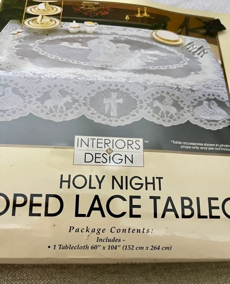 Christmas HOLY NIGHT Scalloped Lace Tablecloth 60” x 104” seating 8-10 2006 NOS
