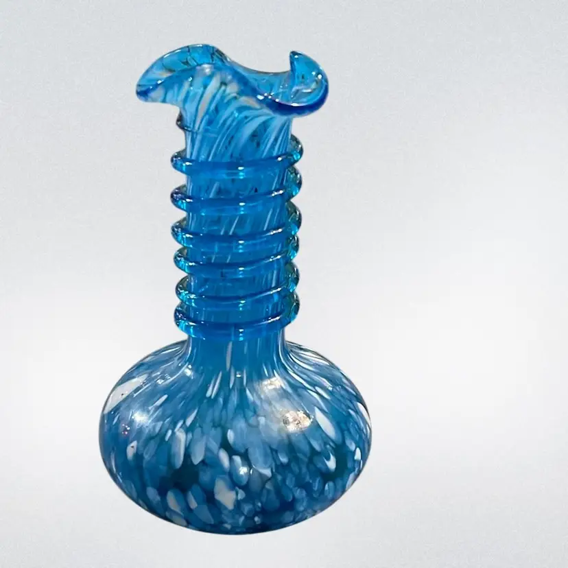 Vintage Hand Blown 5" Blue and White Splatter Art Glass Bud Flower Vase, No Issues