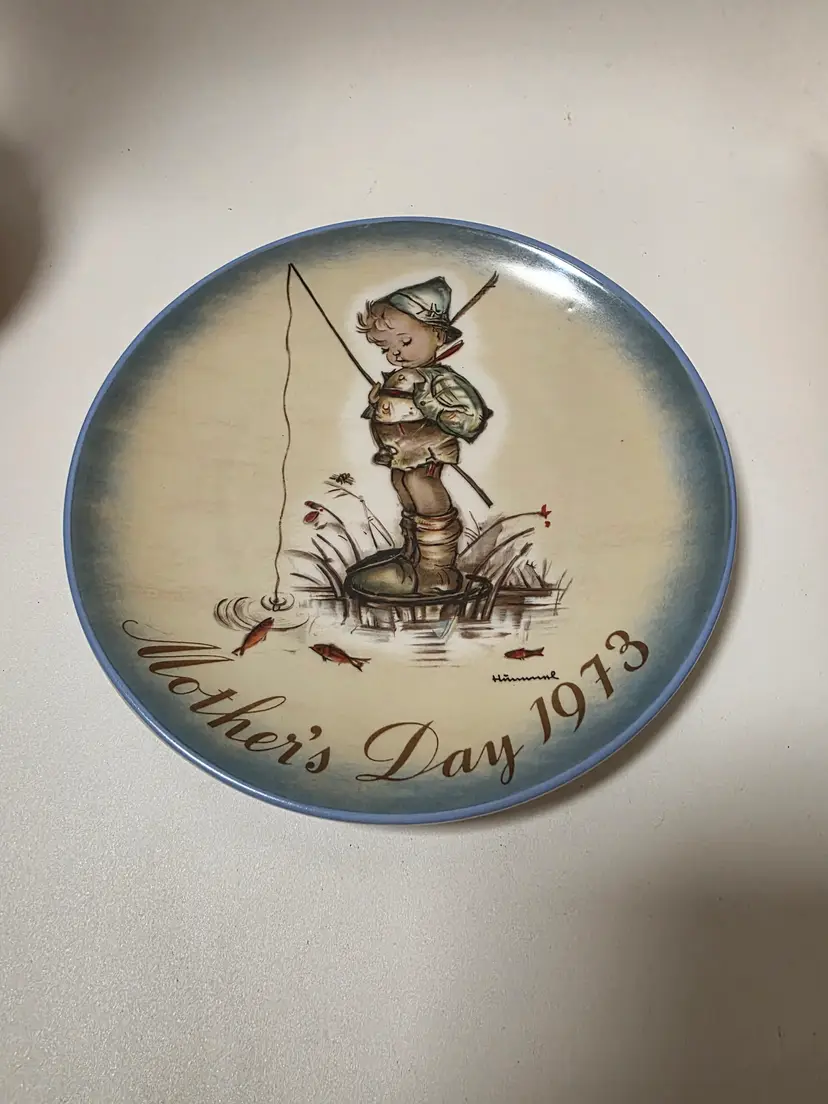 Vintage Hummel The Little Fisherman Mother's Day Plate 1979 Boy Fishing Pole